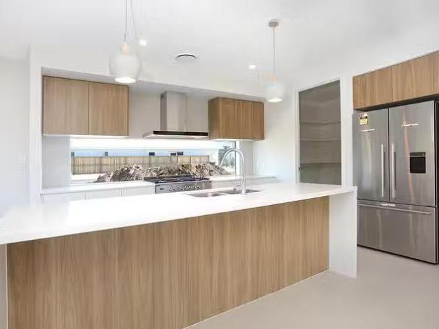 Cheap 9 Headway Street, Nerang, QLD 4211