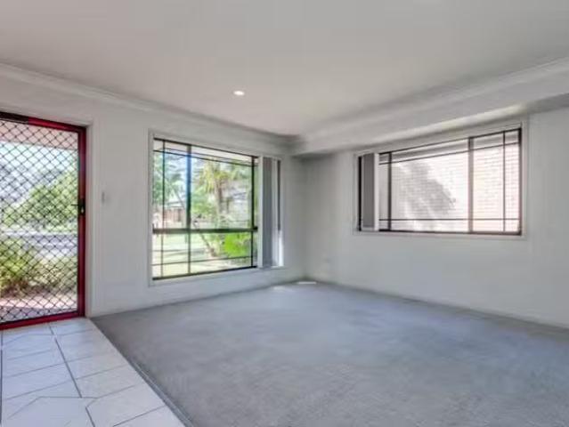Rental! 9 Hyde Place, Forest Lake, QLD 4078