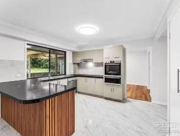 Charming 9 Loddon Street, Riverhills, QLD 4074