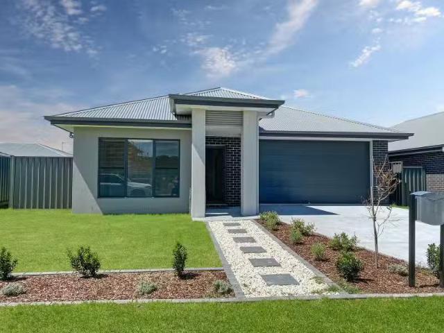 New 9 Samuel Street, Cliftleigh House for rent Listed by Jess.