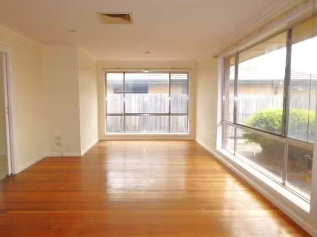 New 9 Parnell Crescent, Gladstone Park VIC 3043