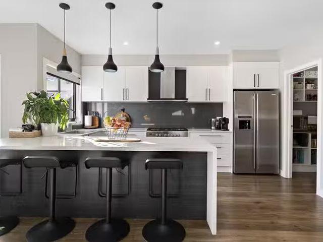 Nice 9 Richards Court, Brooklyn, VIC 3012