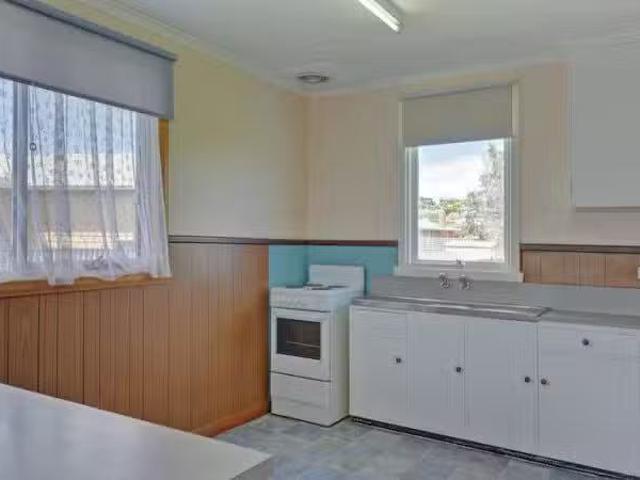Cheap 9 Tingha Place, EAST DEVONPORT, TAS 7310 House for Rent