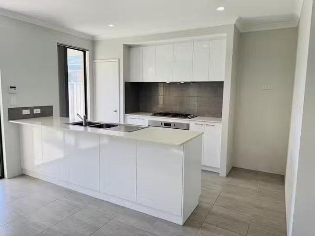 Rental! 9B Quartz Drive, Australind, WA 6233