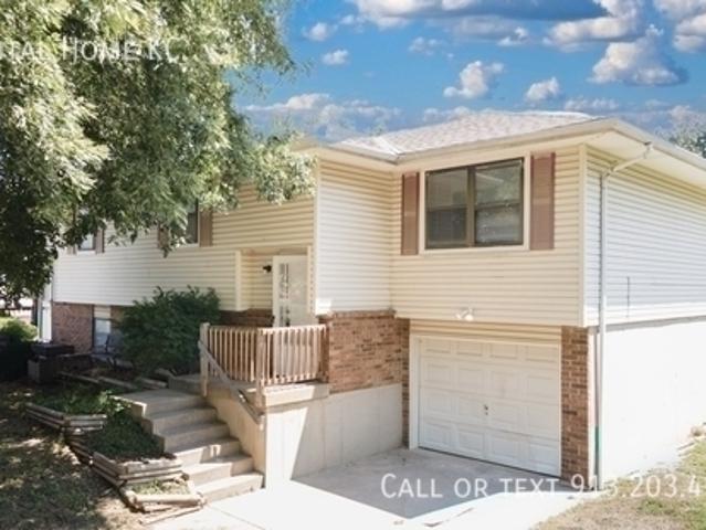 Just remodeled Bi level Duplex w/Finished Basement #16409