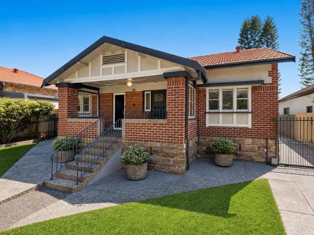 Just Renovated & Refurbished Spacious Family Home