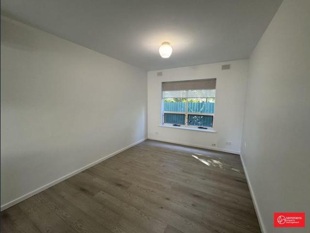 JUST RENOVATED – STYLISH 2 BEDROOM UNIT IN NORWOOD