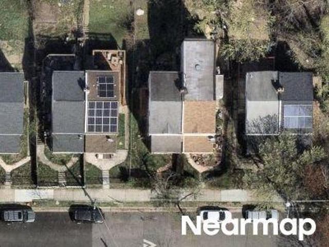 Just St NE