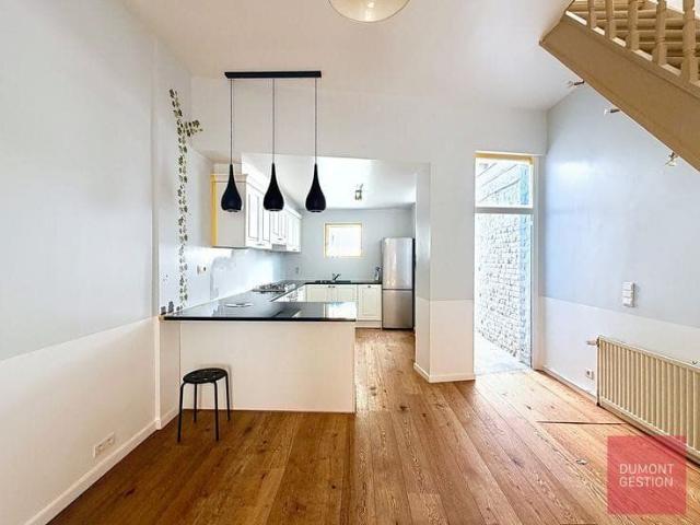 Just steps away from Place Dumont: House with terrace, 2 be…