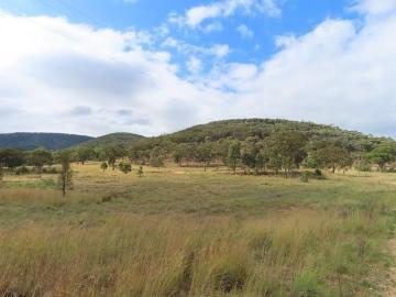 193 acre Girraween National Park style property with cleared homesite