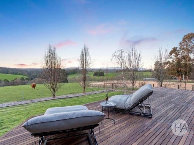 Just 10 Minutes from Warragul & Just Over an Hour to Melbourne