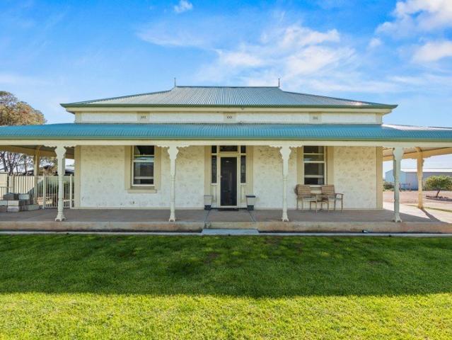 Just 10 Minutes from Kadina or Moonta!
