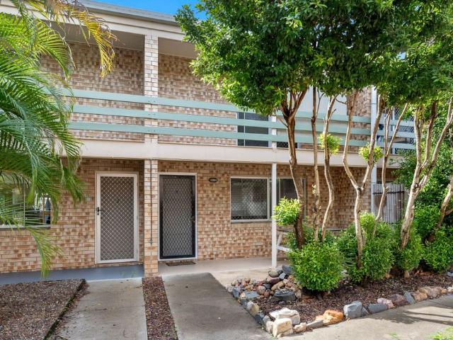 JUST 1 STREET FROM THE BEACH!
