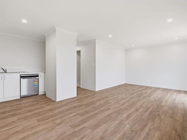 Just 400m to the River Easy, Low Maintenance Living Await