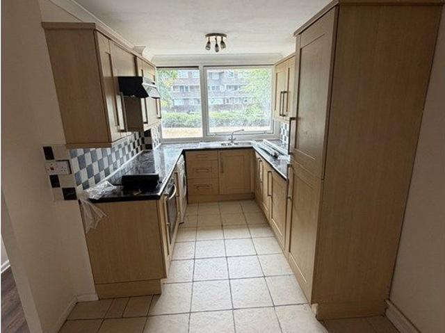 Justin Close, Brentford TW8, 3 bed flat to rent, £2,450 pcm | PrimeLocation