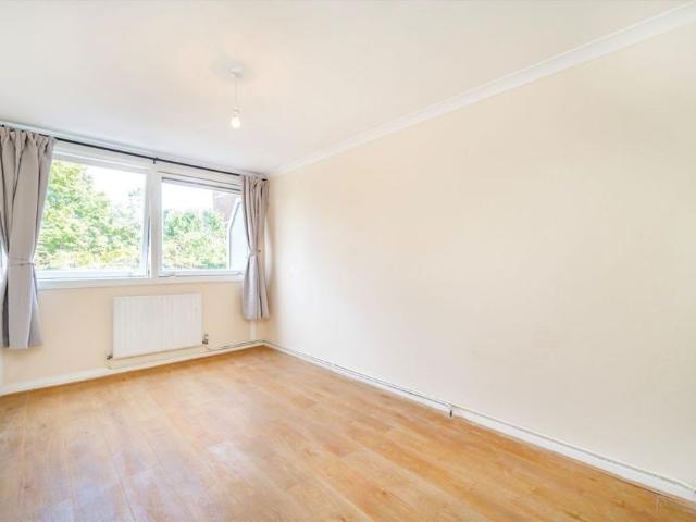 Justin Close, TW8, London