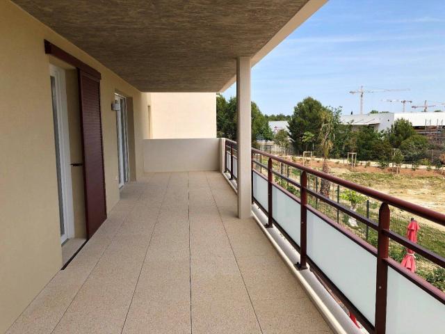 JUVIGNAC A LOUER T4 DE 79M² AVEC GRAND BALCON ET BOX EN SOUS S