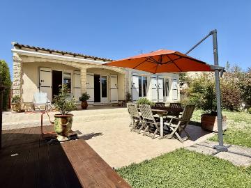 Juvignac quartier la plaine, Villa de plain pied 4 chambres sur un terrain arboré de 600 m2 avec piscine