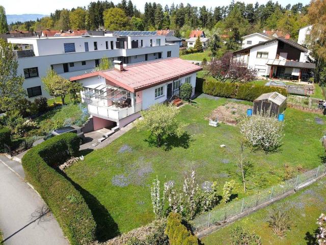 JUWEL: Bungalow mit riesigem Grundstück in sehr guter Lage Nahe der Frutz