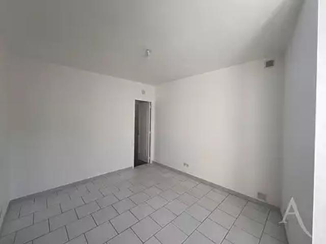 Juziers 78820 Location appartement 2 pièces t2 au dernier étage cave