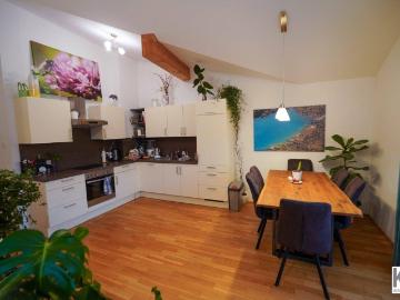 K3 Goldegg am See Lichtdurchflutete Wohnung mit 2 Schlafzimmer, Balkon u. Garage zu vermieten