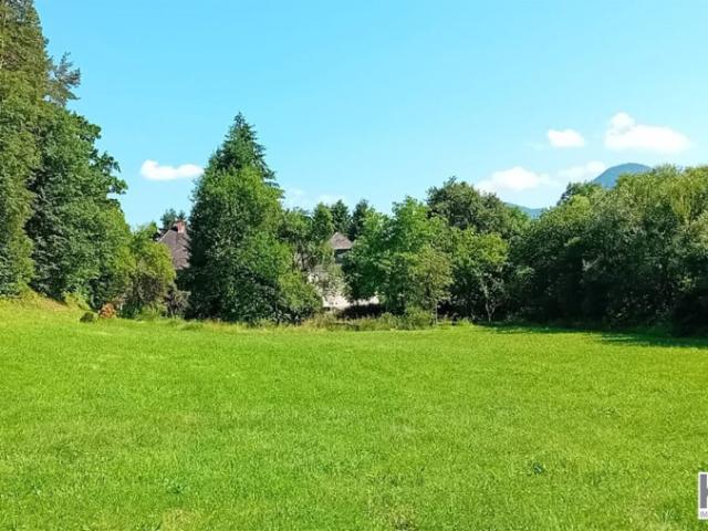 K3 grosses wohnhaus und nebengebäude. Historischer Altbau. Grund 2,4 ha. Alleinlage. Renovierungsbedarf