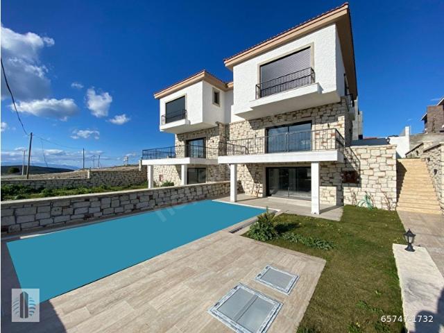 K1732 Özel havuz, yerden ısıtma, sıfır 4+2 taş tripleks villa