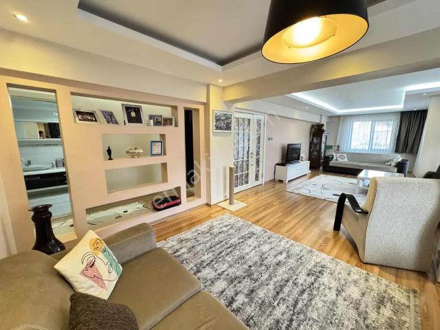 K2 Pera 4+1 Satılık Daire 175 M2 Metroya Yürüme Mesafesi