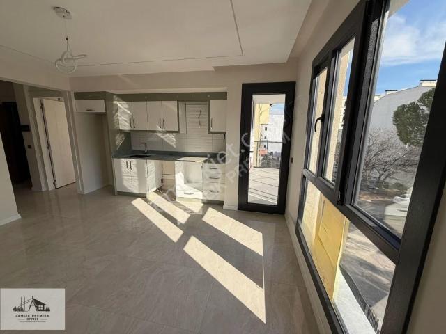 Kınıklı Mah. 10.noter Arkasında Arakat Tek Tapu Çift Apart