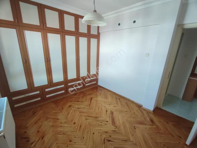 Kınıklı Mahallesinde Site İçerisinde 3+1 Kiralık Daire