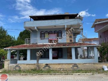 Kınalı'da Sahile Yakın 320 M2 Arsa İçinde Köşe Müstakil Villa.