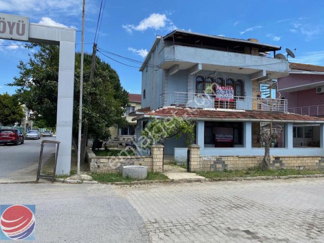 Kınalı'da Sahile Yakın 6+1 Villa, 325m² Arsa İçinde