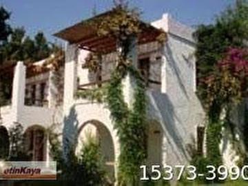 K O D: 2851 BODRUM AVTA 1631 AĞUSTOS TATİL SİTESİ 1+1 BAHÇE KATI PALMİYE