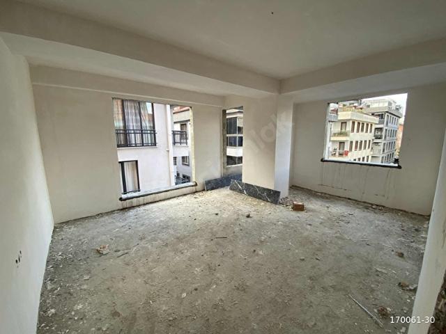 K.ÇEKMECE CENNET MAH'DE KAPALI OTOPARKLI 3.KAT 83 M2 DAİRE