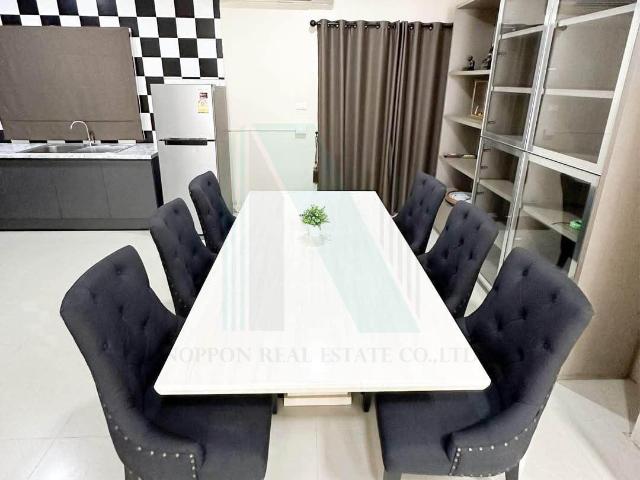 ขายทาวโฮม โครงการ ธนาภิรมย์ ศรีนครินทร์ วงแหวน 3 ชั้น 4 ห้องนอน 5 ห้องน้ำ