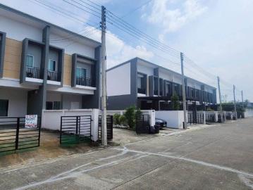 ขายทาวเฮ้าส์2ชั้น แกรนด์วิว ปทุมธานี สายใน ขนาด 30.4 ตรว