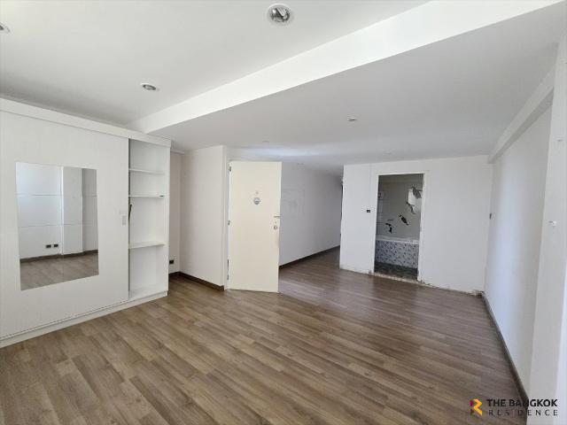 ️ ขายทาวน์โฮม 4 ชั้น ลาดพร้าว 71 เหมาะทำ Home Office ใกล้ MRT ลาดพร้าว 71 และ Central Eastville