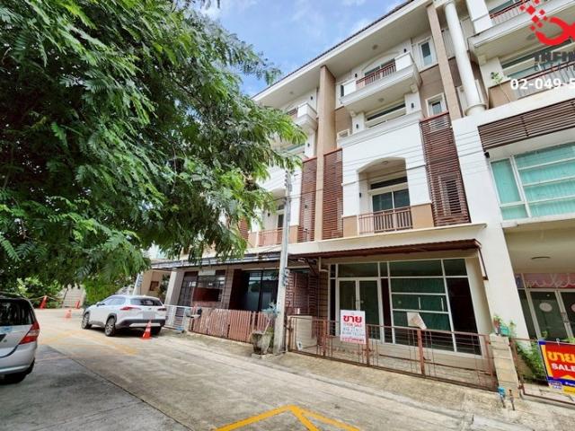 ขายทาวน์โฮม 4 ชั้น Premium Place นวมินทร์ – ลาดพร้าว 101 ใกล้ทางด่วนเอกมัย รามอินทรา พร้อมอยู่