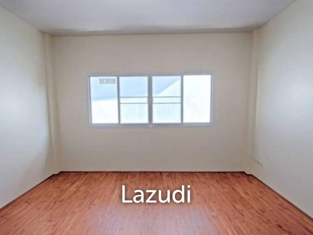 ขายทาวน์โฮม 2 ชั้น 2 ห้องนอน โมเดิร์น ที่ใจกลางเมืองเชียงราย