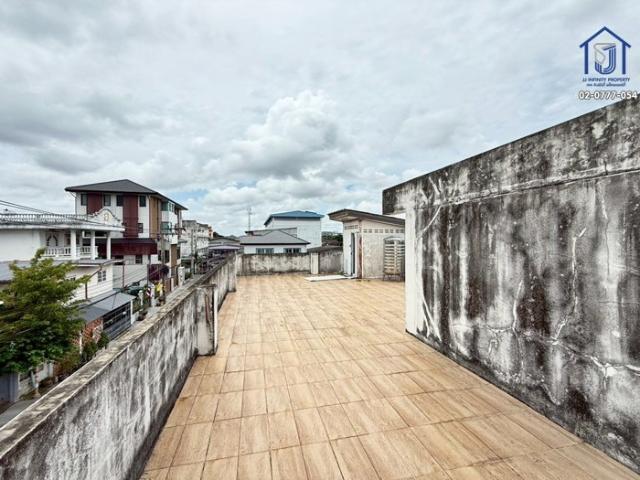 ขายทาวน์โฮม 2.5 ชั้น ซอยภานุวงศ์12 ถนนสุขุมวิท 117 ใกล้BTS สถานีปู่เจ้า