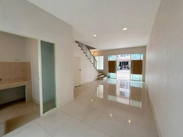 ขาย ทาวน์โฮม บ้านกลางเมือง สาทร–ตากสิน 2