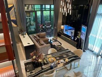 ขาย ทาวน์โฮมหรูสไตล์โมเดิร์น 3.5 ชั้น พร้อมสระว่ายน้ำในตัว แต่งครบ หลังมุม เป็นส่วนตัว พร้อมเข้าอยู่
