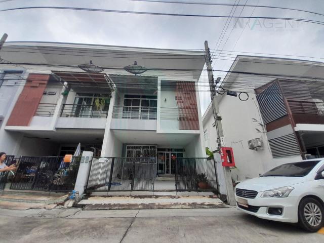 ขายทาวน์โฮมโครงการ เดอะ มิราเคิล สาทร กัลปพฤกษ์ 2 ชั้น 3 ห้องนอน 3 ห้องน้ำ