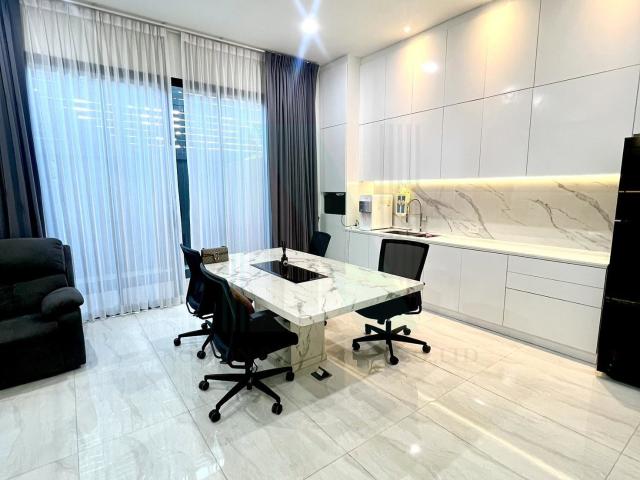 ขายทาวน์โฮม โครงการ ดิ ออเธอร์ รัชดา 32 3 ชั้น 3 ห้องนอน 4 ห้องน้ำ