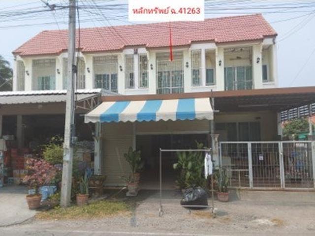 ขาย ทาวน์เฮาส์ 2 ชั้น หมู่บ้านมนตรีพฤกษาชล 1 Montri Prukkachon 1 ใกล้นิคมอุตสาหกรรมอมตะนคร