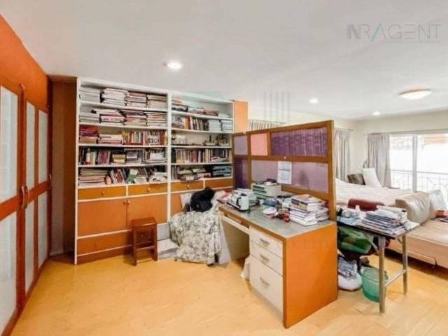 ขายทาวน์เฮาส์ โครงการ หมู่บ้านศรีไทยวิลล่า 4 ชั้น 5 ห้องนอน 5 ห้องน้ำ