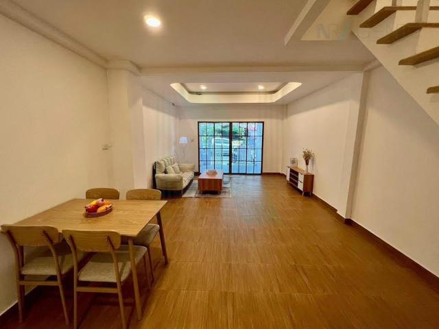ขายทาวน์เฮาส์ โครงการ ทรัพย์ดินทอง หนามแดง 2 ชั้น 2 ห้องนอน 2 ห้องน้ำ