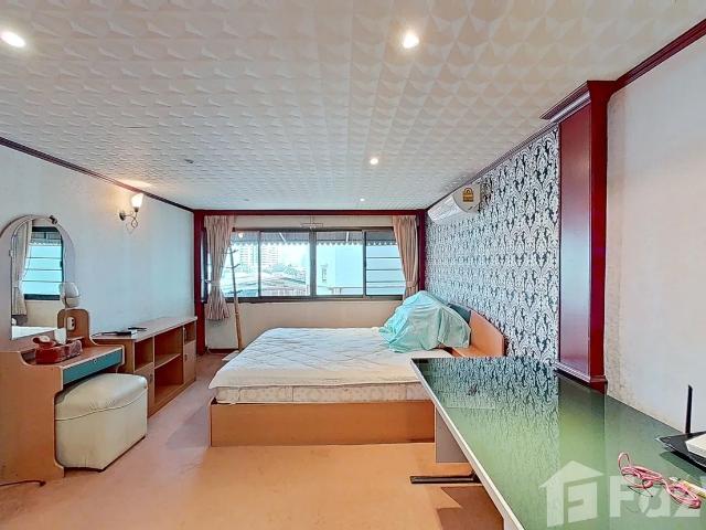 ขาย ทาวน์เฮ้าส์ 13 ห้องนอน ใน คลองตัน, กรุงเทพมหานคร 1371