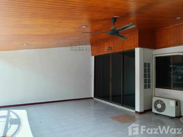 ขาย ทาวน์เฮ้าส์ 2 ห้องนอน ในโครงการ หมู่บ้านกะรัต 1732