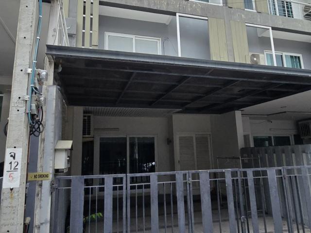 ขาย ทาวน์เฮ้าส์ 3 ห้องนอน ในโครงการ สเปซ ลาดพร้าว เหม่งจ๋าย 5855